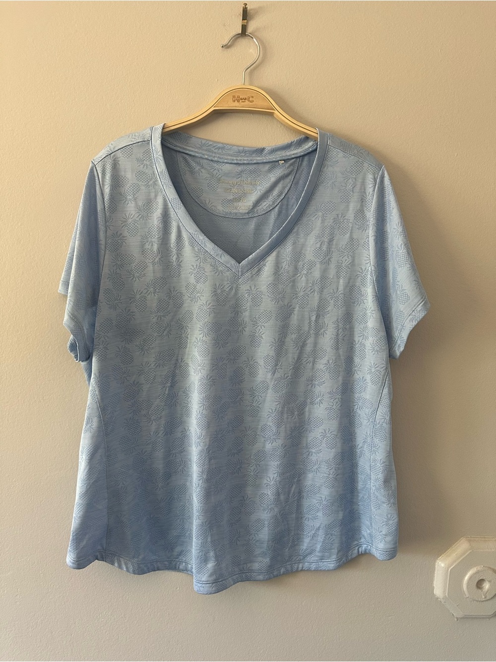 Tommy Bahama Pale Blue V‑Neck Short Sleeve Tee